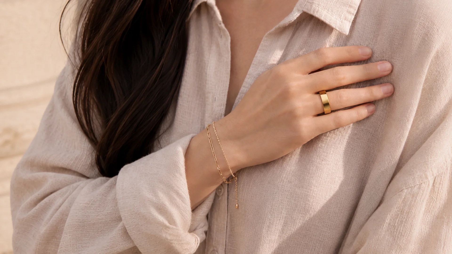 Woman wearing Femometer Ring Air for heart health tracking